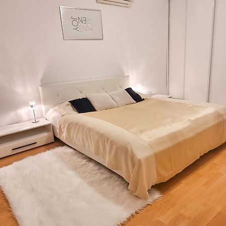 Modern & Cozy Apartment Near Hockey & Football Arena Bratislava Buitenkant foto
