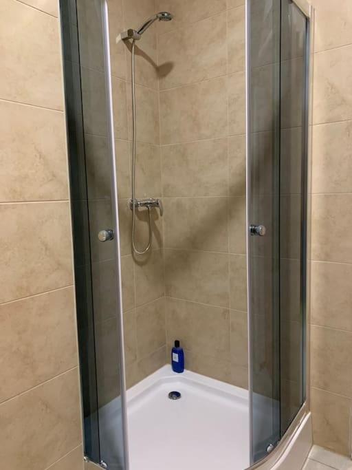Modern & Cozy Apartment Near Hockey & Football Arena Bratislava Buitenkant foto