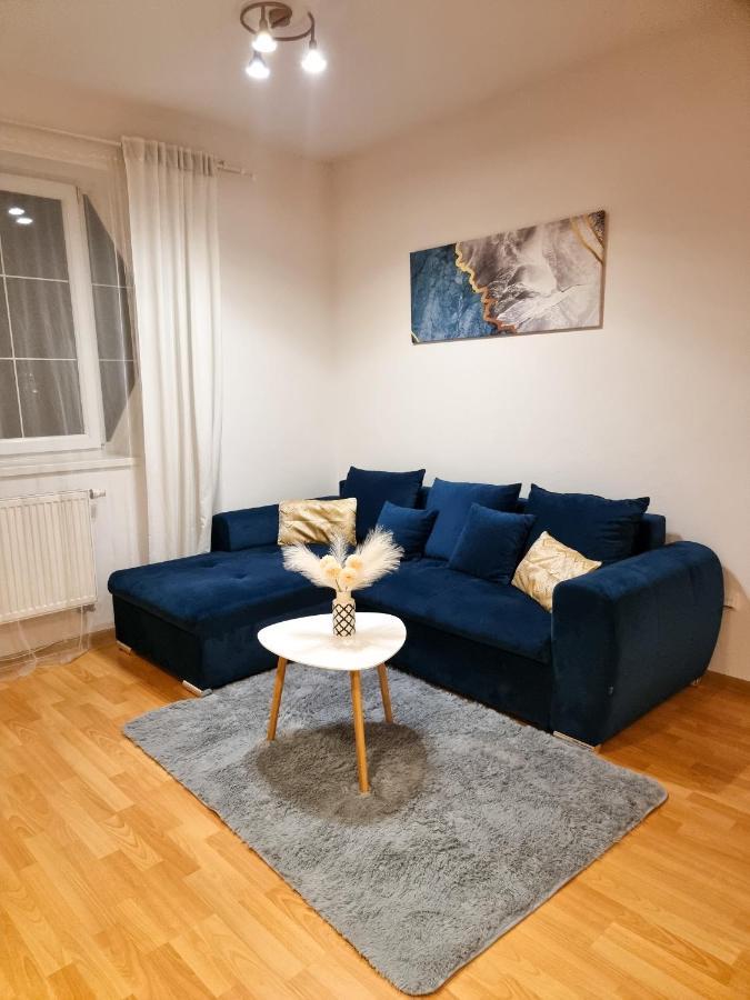Modern & Cozy Apartment Near Hockey & Football Arena Bratislava Buitenkant foto