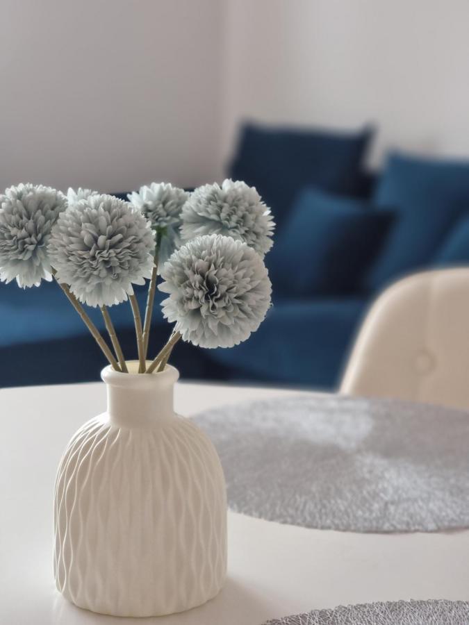 Modern & Cozy Apartment Near Hockey & Football Arena Bratislava Buitenkant foto