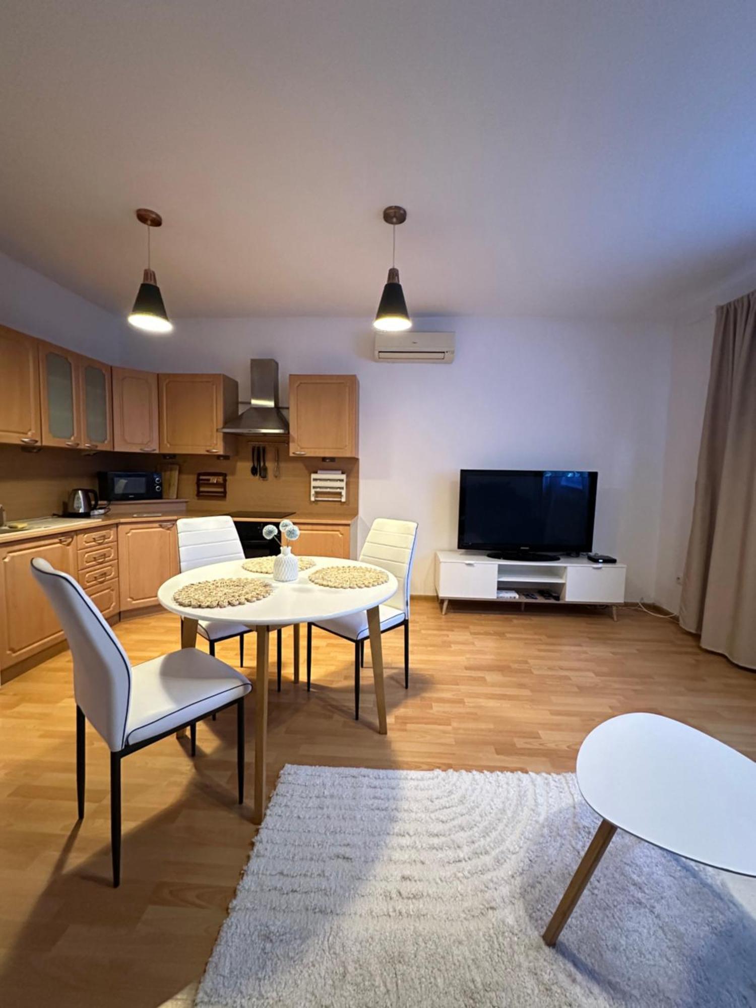 Modern & Cozy Apartment Near Hockey & Football Arena Bratislava Buitenkant foto
