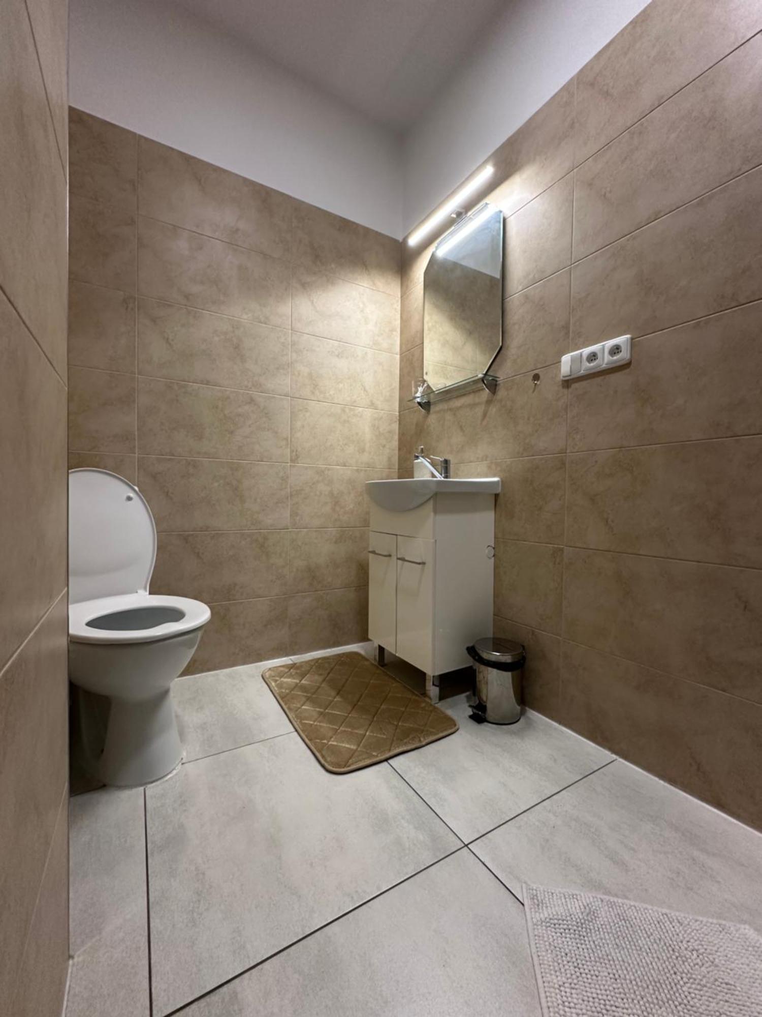 Modern & Cozy Apartment Near Hockey & Football Arena Bratislava Buitenkant foto
